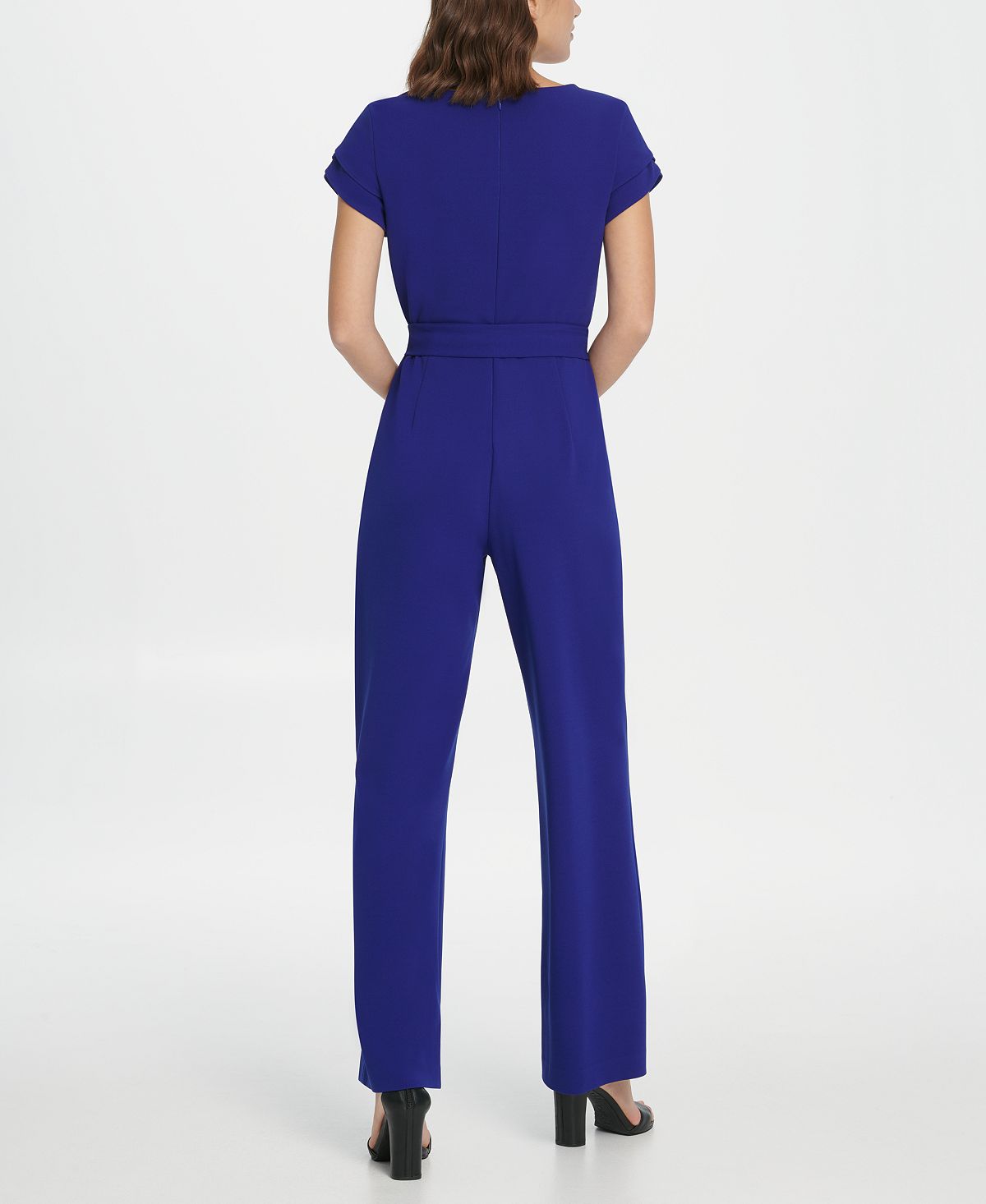 Macacão feminino DKNY com cinto, manga curta, decote sobrepeliz, perna reta, azul, tamanho 2