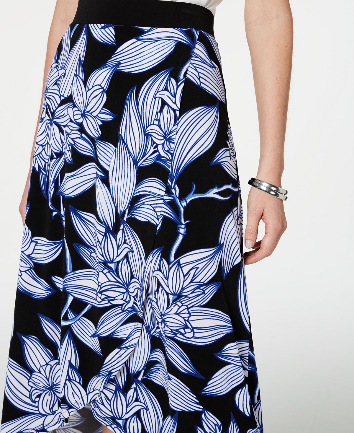 Saia envelope feminina com comprimento de chá floral JM Collection, preta, tamanho XX-G
