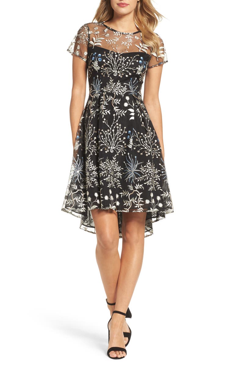Vestido feminino Adrianna Papell com decote ilusão bordado, preto, tamanho 4