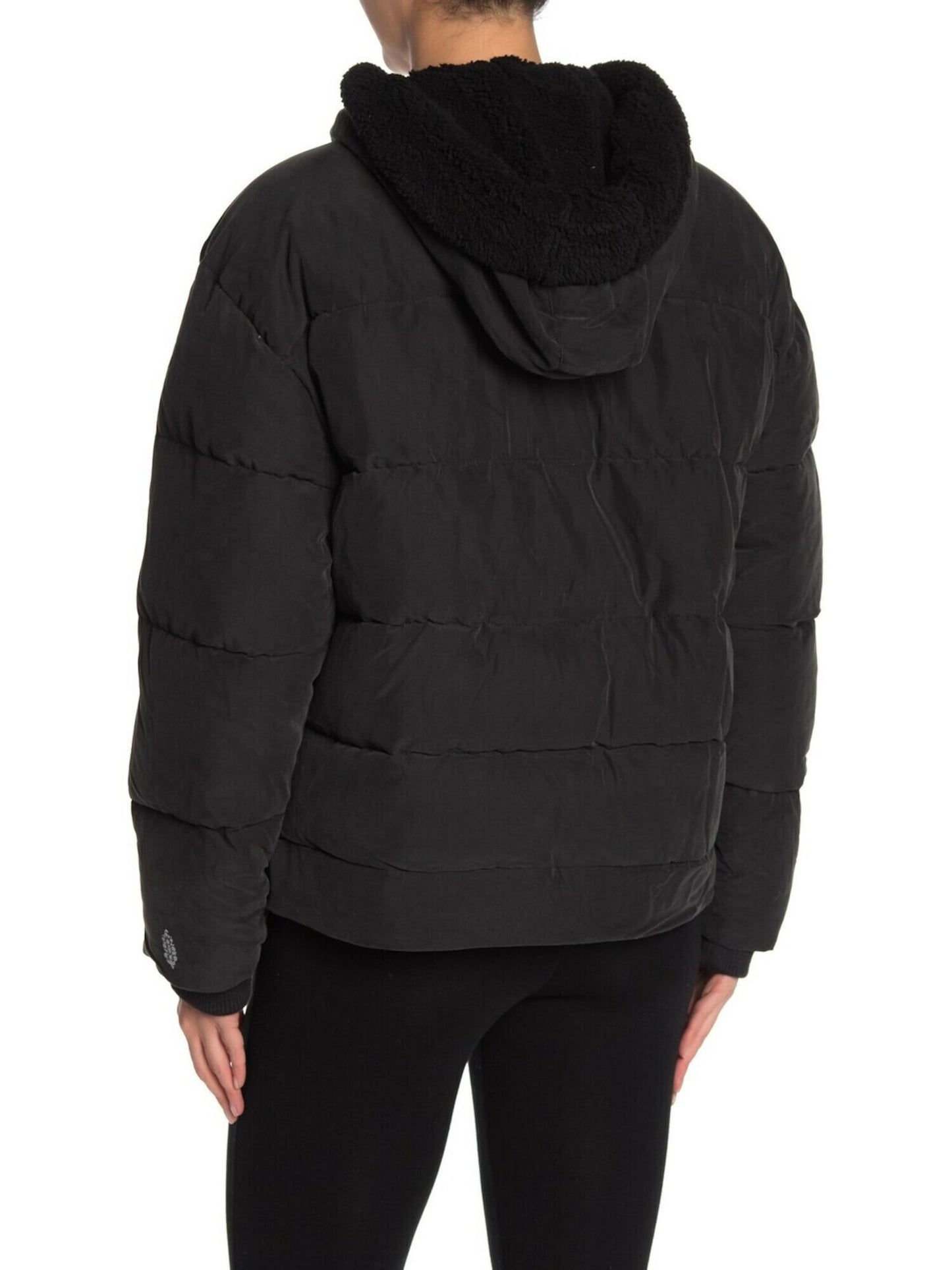 Jaqueta acolchoada com capuz e pele sintética Chill Factor da Free People para mulheres, preta, tamanho pequeno
