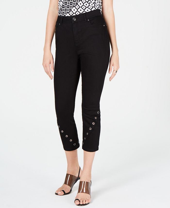 Calça jeans skinny cropped feminina INC Iternational Concepts com detalhe de ilhós, preta, tamanho 10