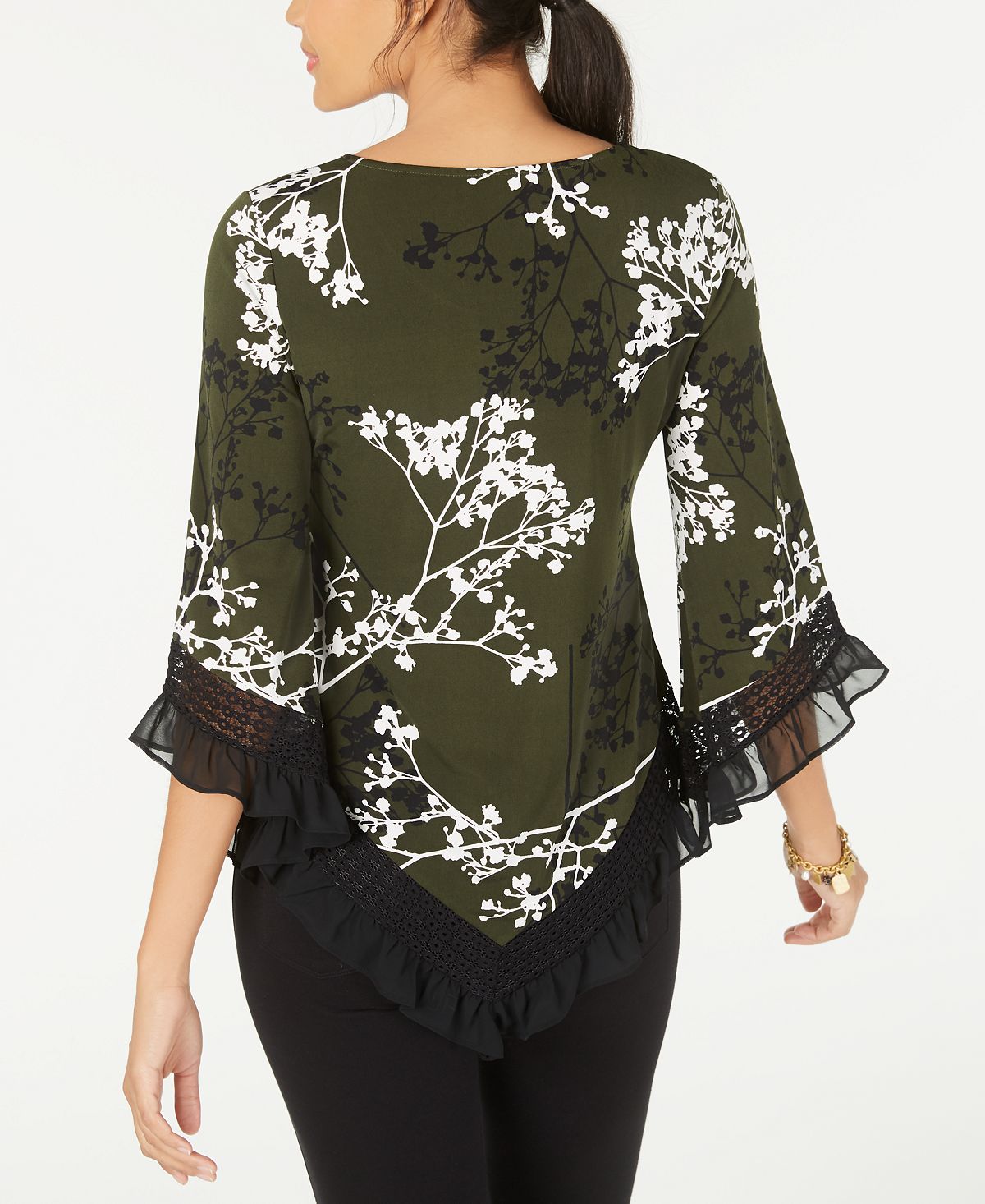 Blusa feminina Alfani com estampa floral e acabamento em renda, verde, tamanho pequeno G