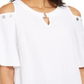 Blusa feminina com textura amassada e ombros descobertos, tamanho médio, branca, da coleção JM