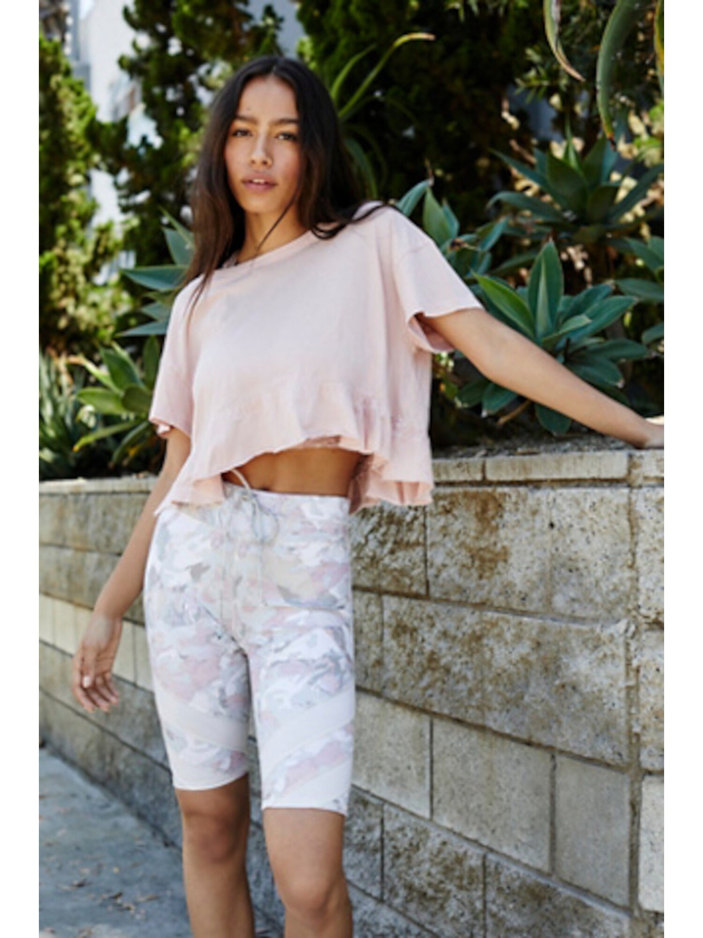 Camiseta feminina Free People rosa claro, curta, tamanho X-S
