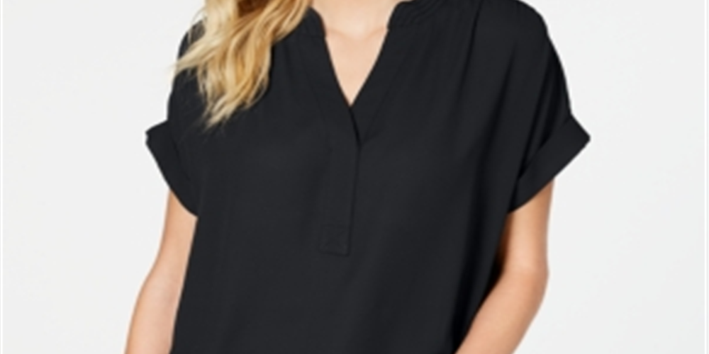 Blusa feminina Charter Club com decote dividido e manga curta, preta, tamanho pequeno P/M