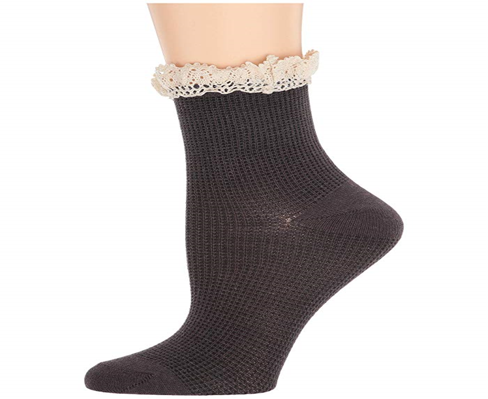 Meias femininas Darling Waffle Knit com corte cano curto e salto alto, tamanho regular, pretas, da Free People