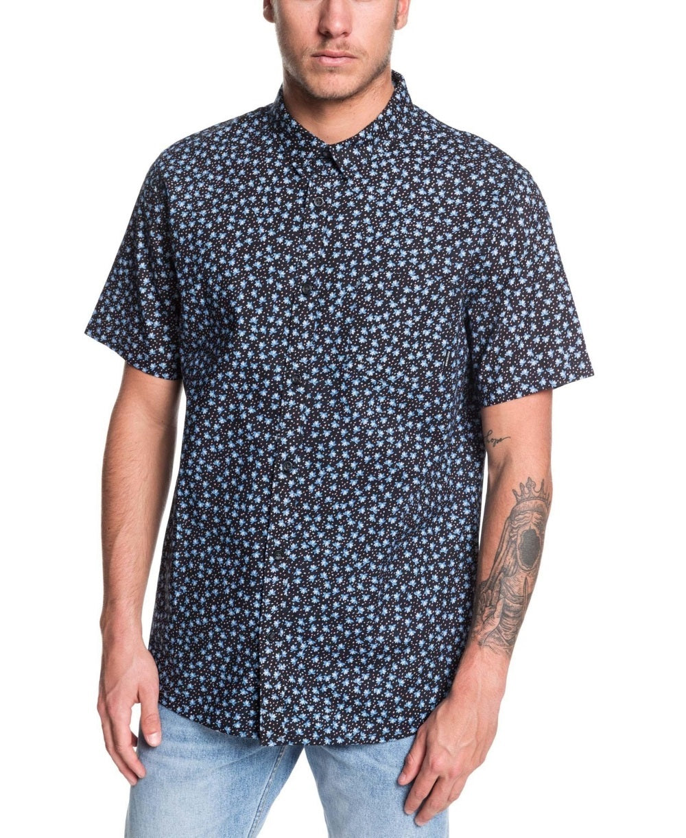Camisa masculina Quiksilver com estampa floral e botões, preta, tamanho médio