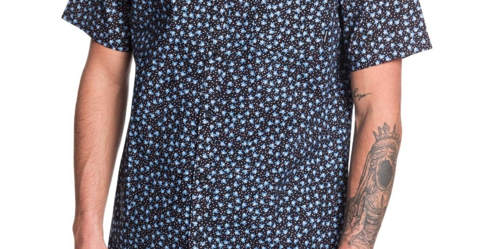Camisa masculina Quiksilver com estampa floral e botões, preta, tamanho médio
