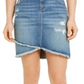 Saia jeans feminina com bainha cruzada e acabamento desfiado, azul, tamanho 0, da INC International Concepts