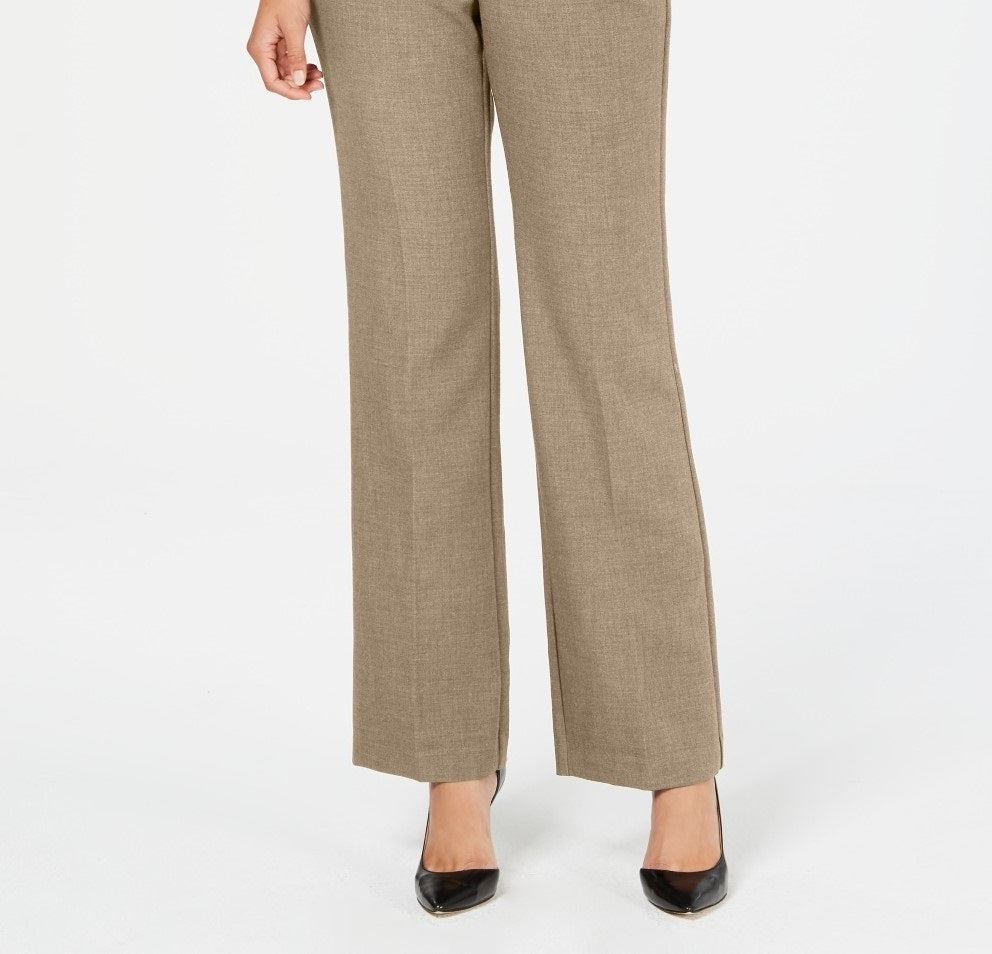 Calça feminina Charter Club Petite com cinto e slim it up, bege, tamanho 14P