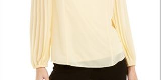Blusa feminina Alfani com manga plissada, amarela, tamanho pequeno G