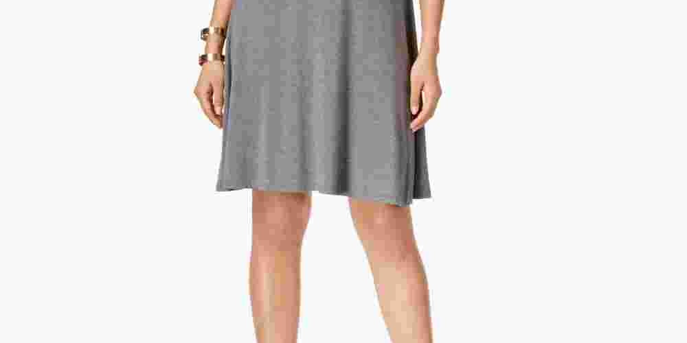 Vestido feminino estilo &amp; Company cinza mesclado sem mangas com decote joia acima do joelho e ajuste evasê tamanho pequeno pequeno