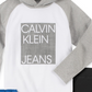 Calvin Klein Infantil Meninos 3 Peças Colete de Nylon com Logotipo Moletom com Capuz e Calça de Lã Cinza Tamanho 6