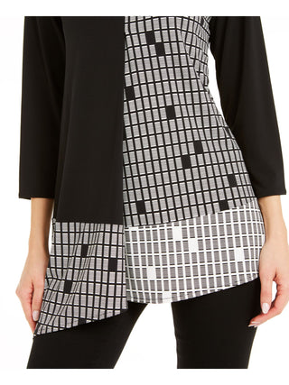 Blusa feminina Alfani com estampa mista e bainha assimétrica, preta e branca, tamanho pequeno P
