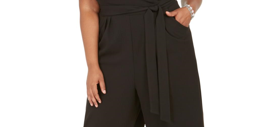 Macacão feminino plus size Emerald Sundae com decote coração e sem mangas, preto, tamanho 22