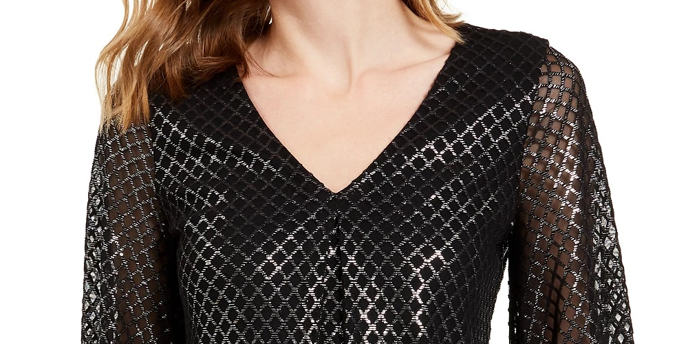 Blusa feminina Alfani com estampa metálica e manga franzida, preta, tamanho extragrande