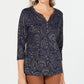 Blusa feminina Karen Scott com estampa de folhas e manga 3/4, azul marinho, tamanho pequeno médio