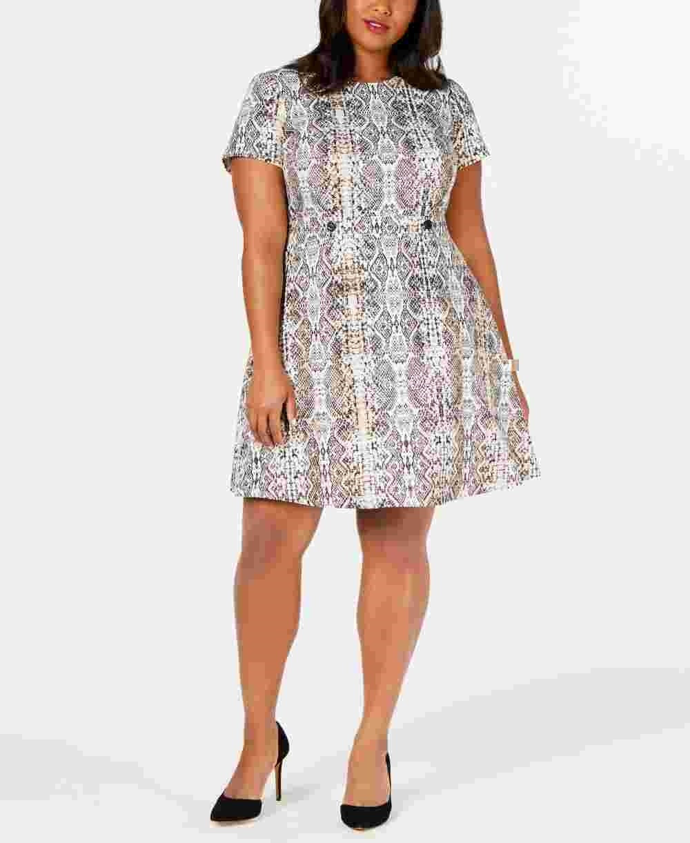 Vestido feminino City Studios com estampa animal, manga curta, gola redonda, acima do joelho, ajuste evasê, cinza, tamanho pequeno