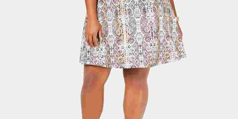 Vestido feminino City Studios com estampa animal, manga curta, gola redonda, acima do joelho, ajuste evasê, cinza, tamanho pequeno