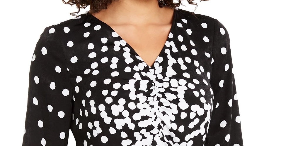 Blusa feminina Alfani com decote em V e franzido, preta, tamanho extragrande