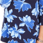 Camiseta feminina estampada floral manga 3/4 da coleção JM, azul, tamanho pequeno