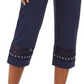 Calça capri feminina com tachas e acabamento em crochê JM Collection, azul, tamanho pequeno