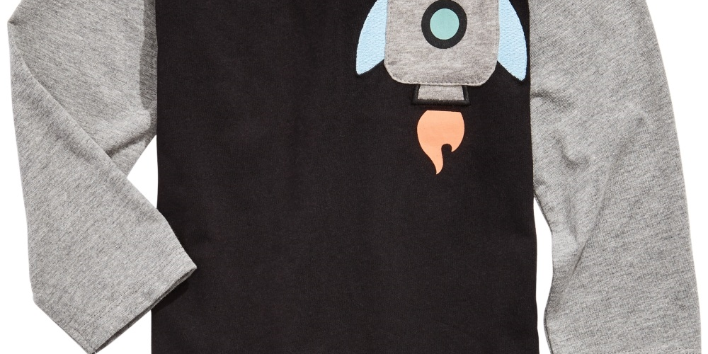 Camiseta com bolso e estampa de foguete para meninos First Impressions, preta, tamanho 18 meses