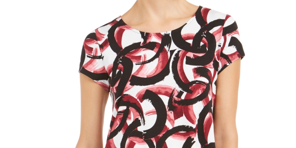 Camiseta feminina Alfani Petite estampada com bainha redonda, vermelha, tamanho P