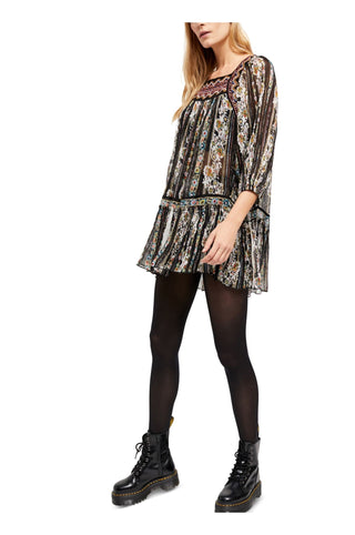 Túnica feminina estampada com manga 3/4 e gola quadrada, preta, tamanho pequeno