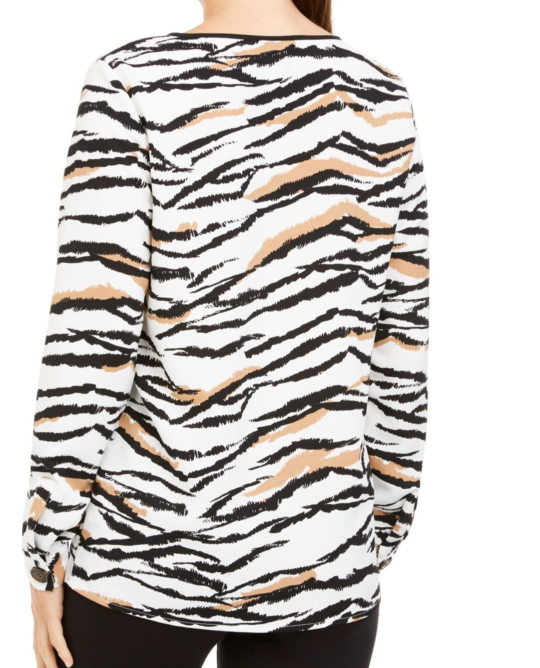 Blusa feminina Alfani com decote em V e estampa animal, preta, tamanho pequeno