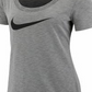 Camiseta Nike Dry Logo Training Feminina Cinza Tamanho P