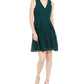 Vestido curto feminino Vince Camuto, decote em V, sem mangas, com zíper e babados, para festa, verde, tamanho 6