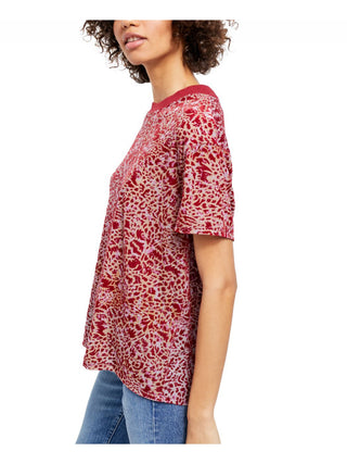 Camiseta feminina estampada de manga curta e gola redonda Free People, tamanho P, vermelha