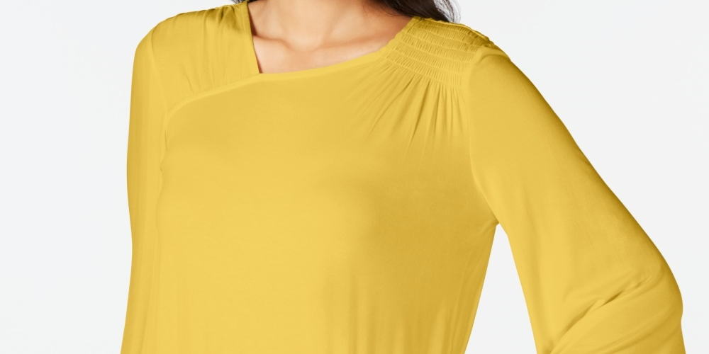Blusa feminina Thalia Sodi com manga flare e babados, tamanho grande, amarela