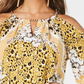 Blusa feminina Thalia Sodi com estampa de ombro descoberto, bege, tamanho pequeno