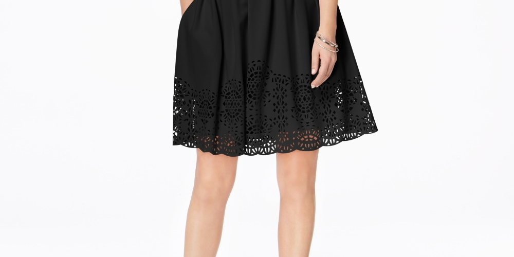 Vestido feminino Vince Camuto com corte a laser evasê, preto, tamanho 10