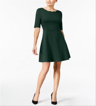 Vestido Monteau Feminino com Decote Recortado e Ajuste Flare, Verde, Tamanho Pequeno XS