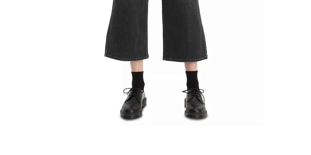 Calça jeans curta Levi's Super Wide Leg Feminina Preta Tamanho 26