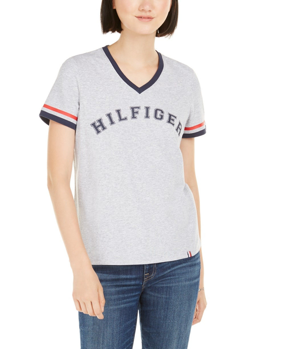 Camiseta Tommy Hilfiger Sport Feminina com Estampa em V e Gola V, Prata, Tamanho Médio