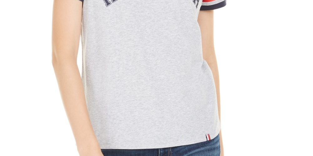 Camiseta Tommy Hilfiger Sport Feminina com Estampa em V e Gola V, Prata, Tamanho Médio