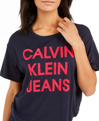 Camiseta jeans feminina Calvin Klein cropped com logo azul tamanho G