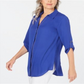Camisa utilitária feminina JM Collection com detalhes em azul, tamanho pequeno GG