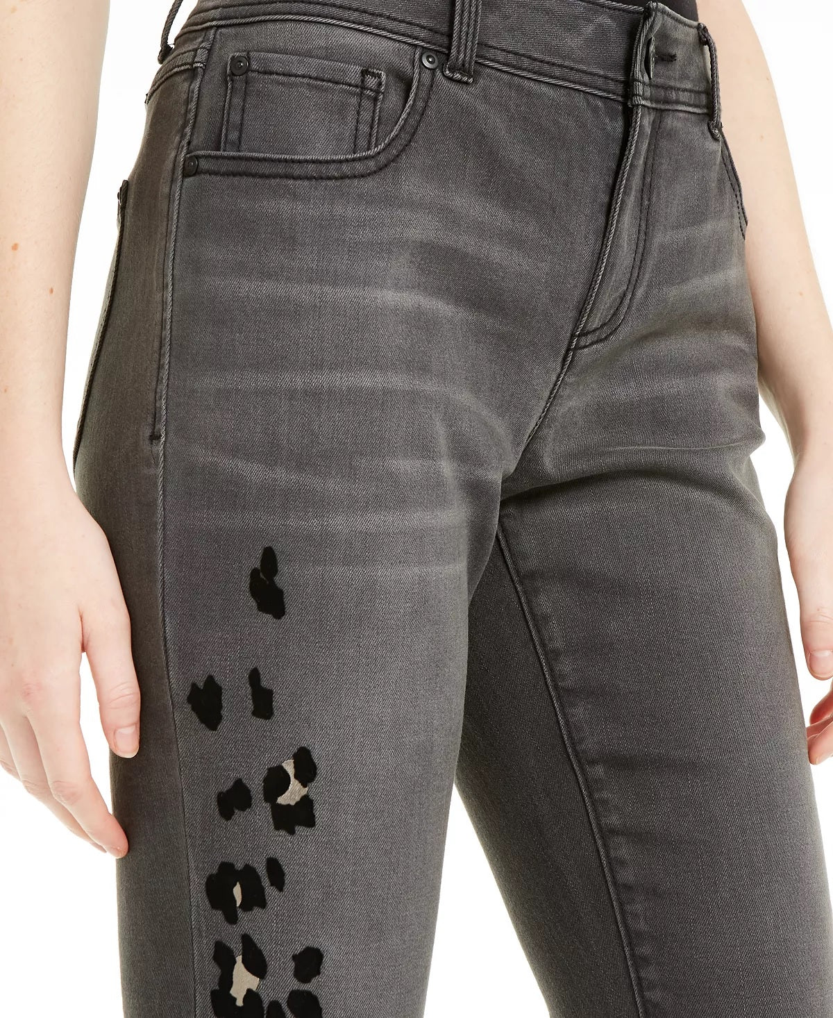 Calça jeans skinny feminina com estampa de leopardo e flocada da INC International Concepts, preta, tamanho 4