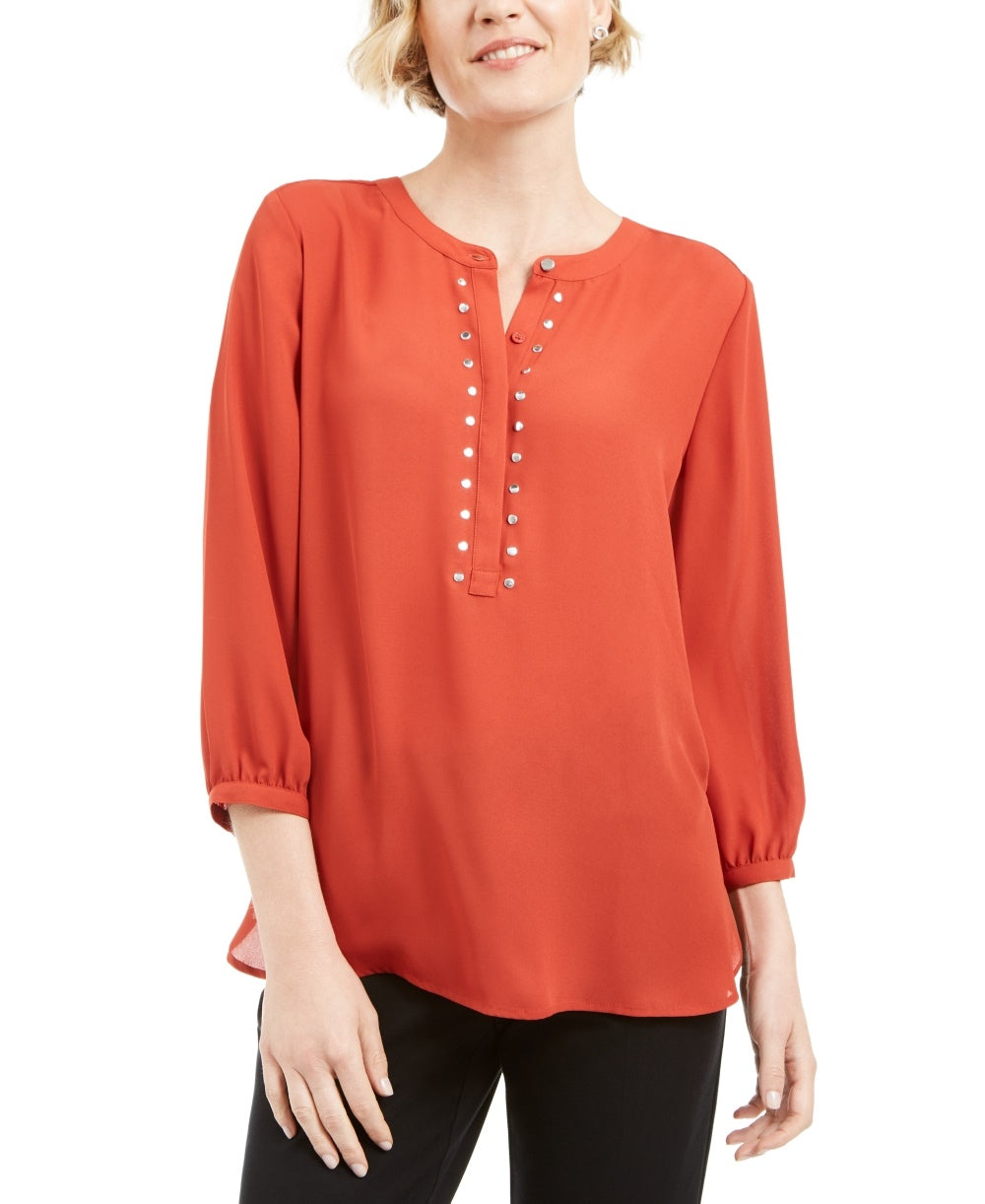 JM Collection Top feminino pequeno com rebites na frente e pregas nas costas, vermelho PS