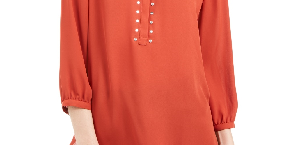 JM Collection Top feminino pequeno com rebites na frente e pregas nas costas, vermelho PS