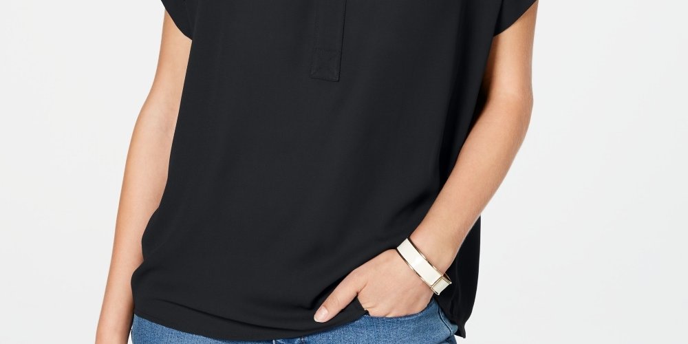 Blusa feminina Charter Club com decote aberto e manga curta, preta, tamanho pequeno médio