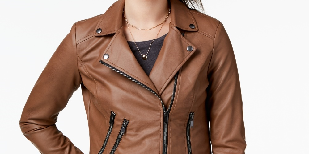 Jaqueta de couro sintético Coffeeshop Juniors Moto Bege Tamanho Grande