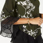 Blusa feminina Alfani com estampa floral e acabamento em renda, verde, tamanho PS