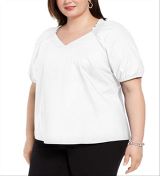 Blusa feminina Alfani Plus com acabamento franzido e decote em V, branca, tamanho 2X