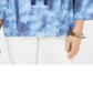 Blusa feminina estilo &amp; co com decote dividido e acabamento em borlas, azul, tamanho extrapequeno